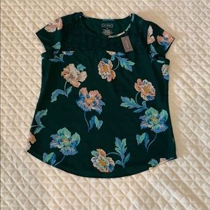 Van Heusen women’s top